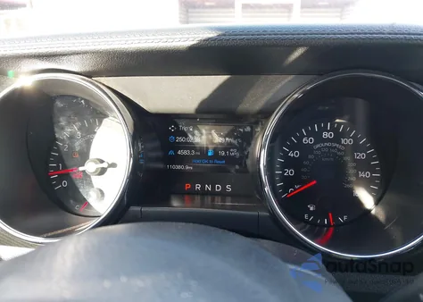 2016 Ford Mustang V6 z USA, uszkodzony, nr VIN 1FATP8EM8G5246963